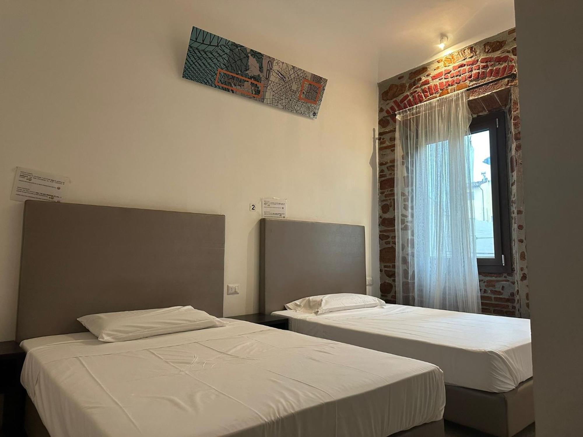New Generation Hostel Como Lake מראה חיצוני תמונה